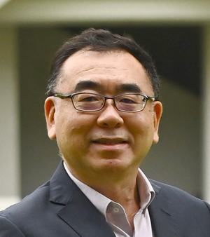 Dr Denis Hew