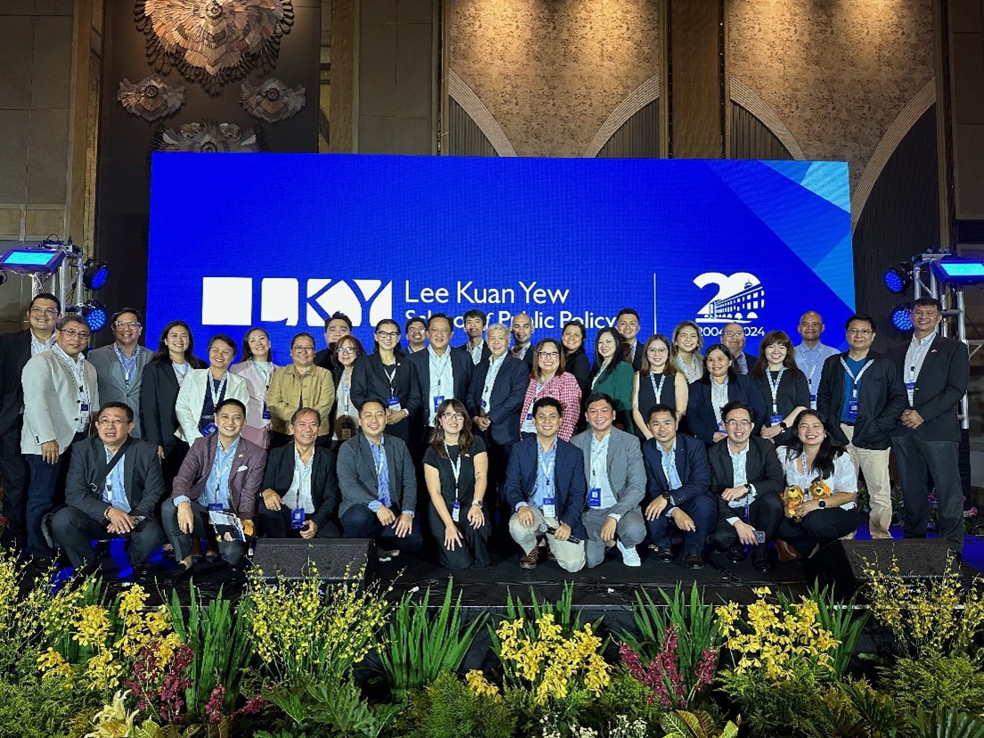 LKYSPP alumni in Philippines at NUS Innovation Forum