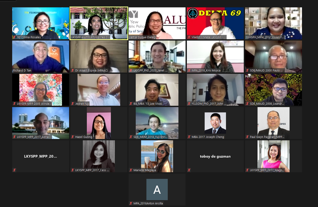 alumni group photo 4