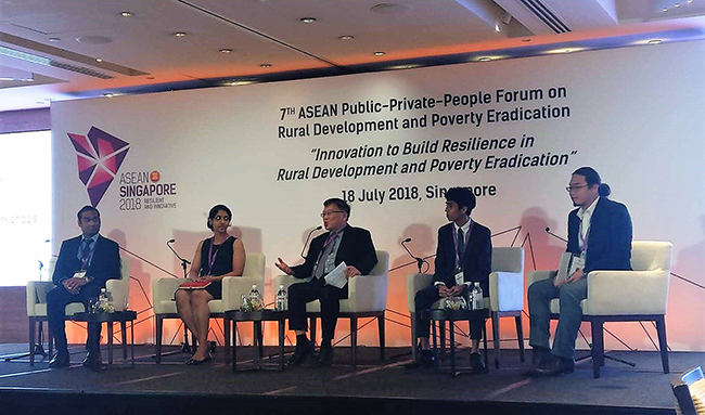 Panel-discussion-at-the-7th-ASEAN-Public-Private-Partnership-(PPP)-Forum-on-Rural-Development-and-Poverty